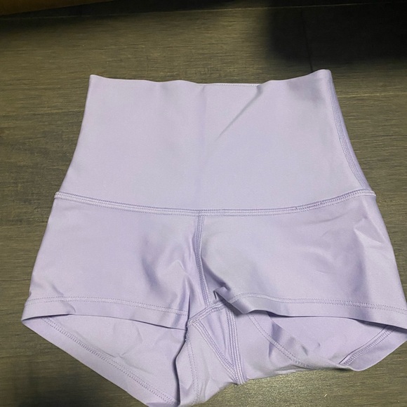 Aritzia lilac shorts 1.5” length TNAction - Picture 1 of 4